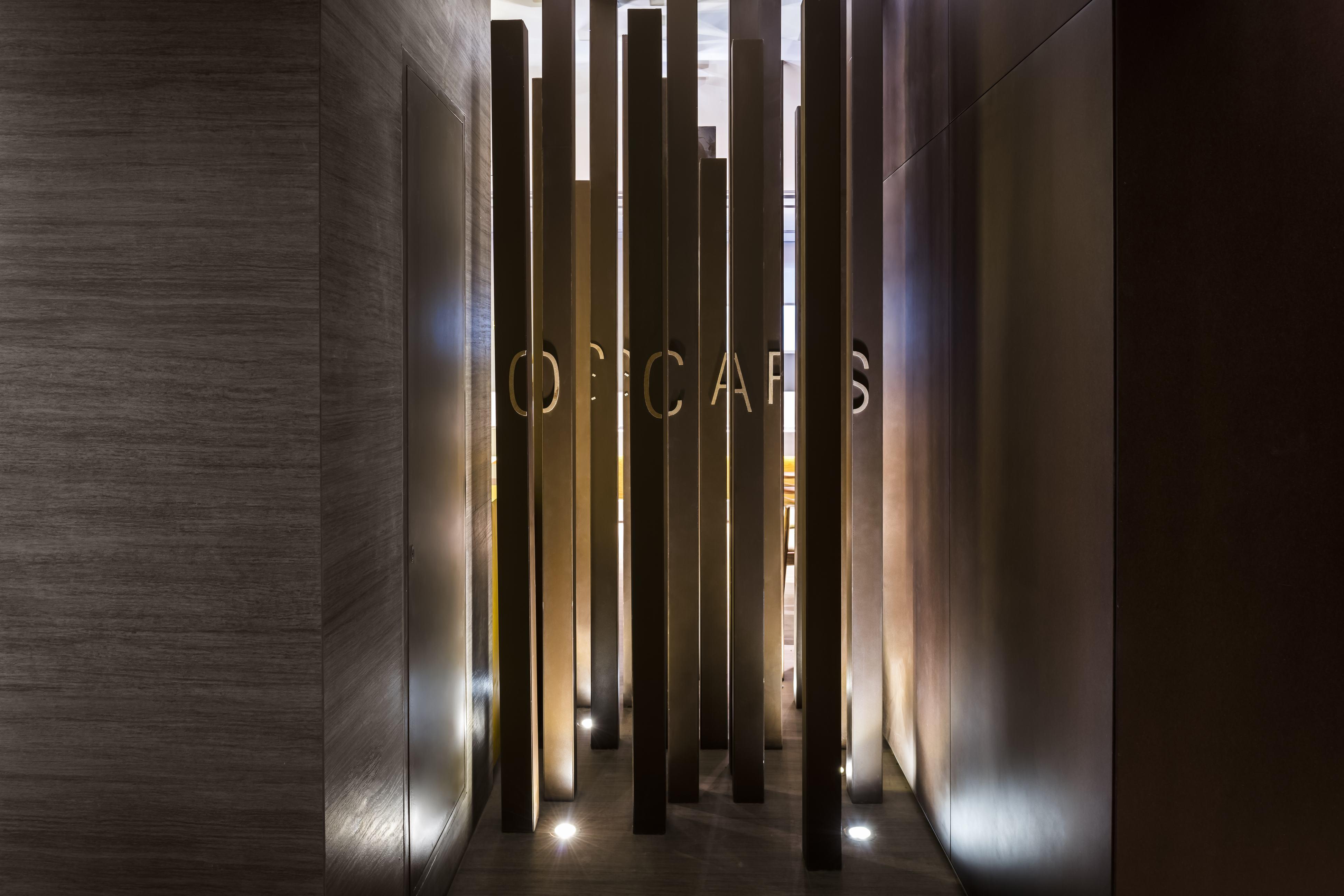 ザ アクト ホテル シャールジャ シャルジャ エクステリア 写真 Entrance to the hotel