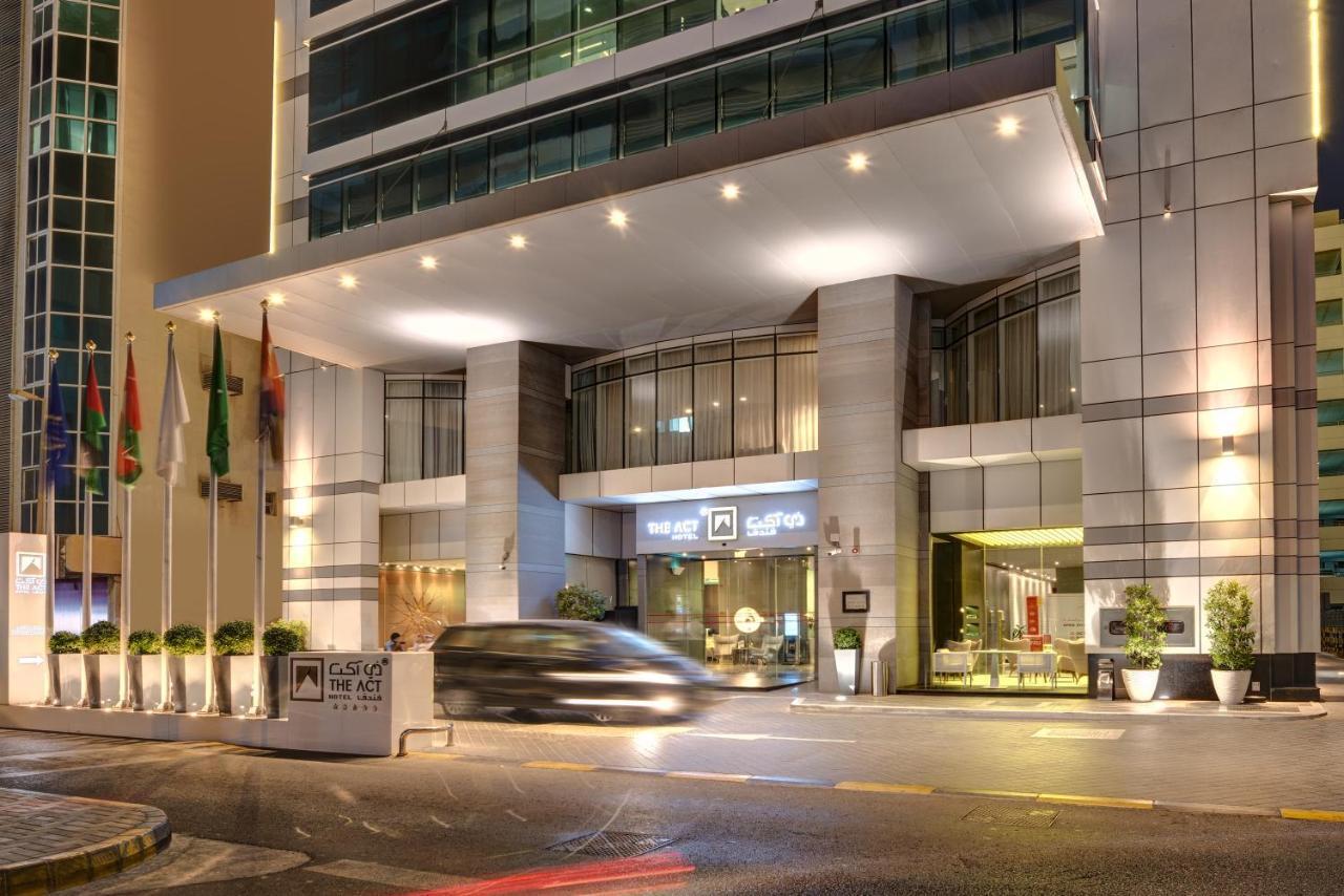 ザ アクト ホテル シャールジャ シャルジャ エクステリア 写真 Entrance of the hotel
